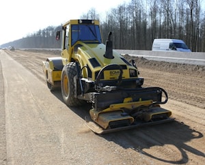Грунтовый каток BOMAG BW 213 DH-4/P с виброплитами
